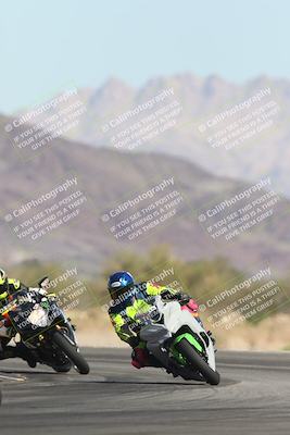 media/Oct-30-2025-Racers Edge (Thu) [[dabbdaf680]]/3-B Group/Session 2 (Turn 14)/